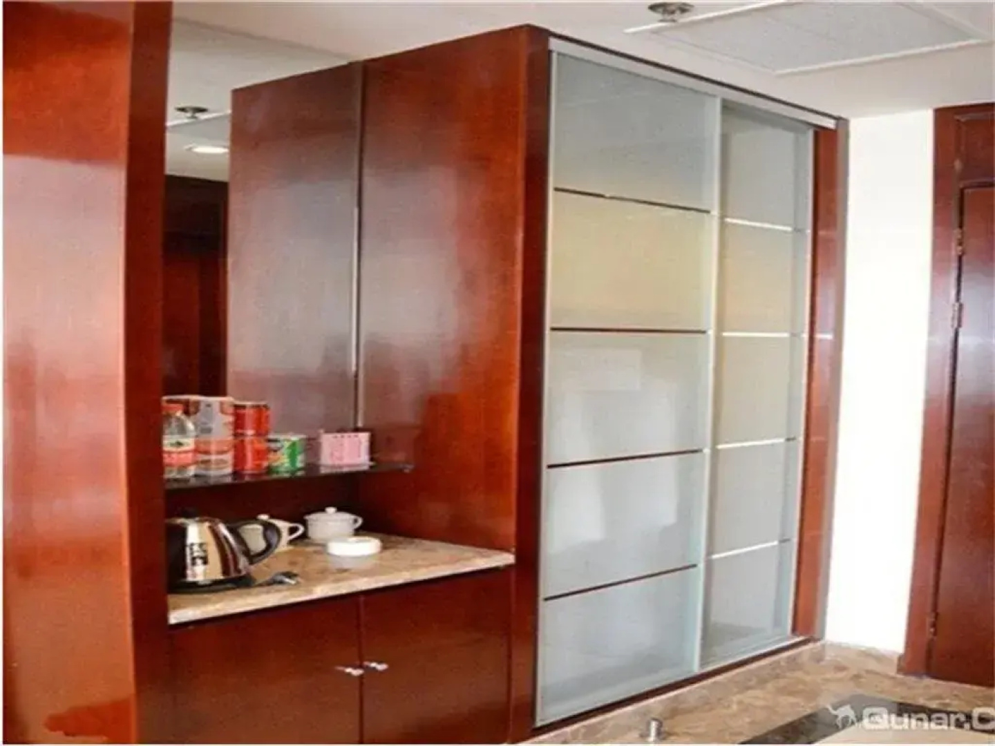 Yangzhong City Business Hotel