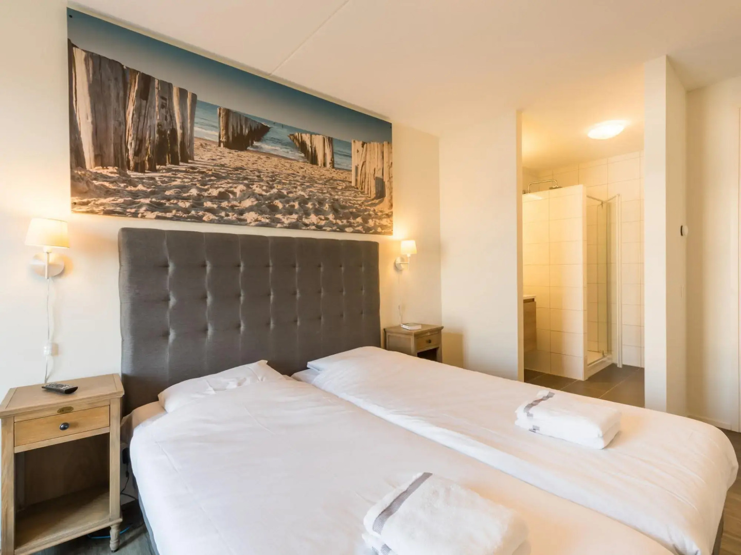 Apartment with AC and washing machine, on a holiday park 200 m from the sea