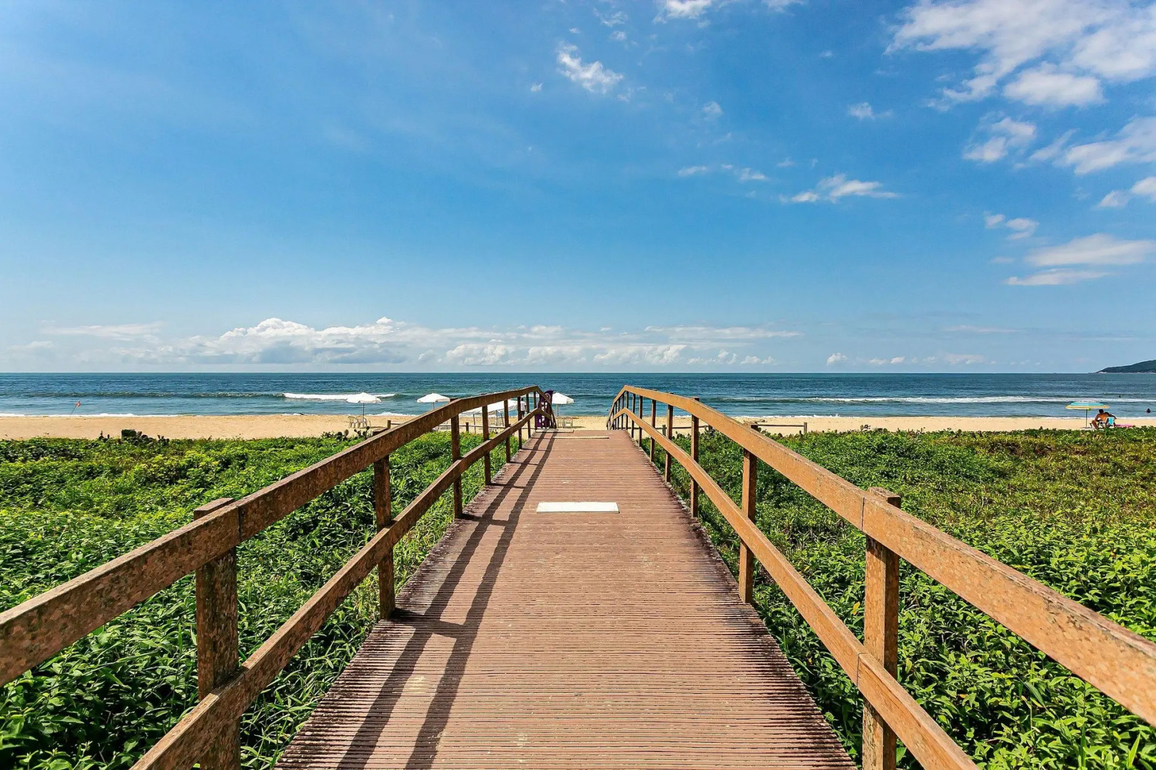 Apto novo e sofisticado a 150m Praia Brava ABC201