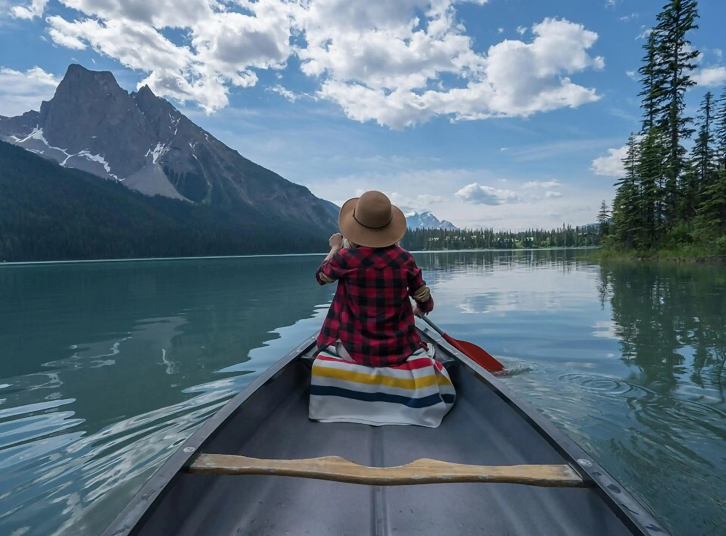 Arctic Divide Inn & Motel