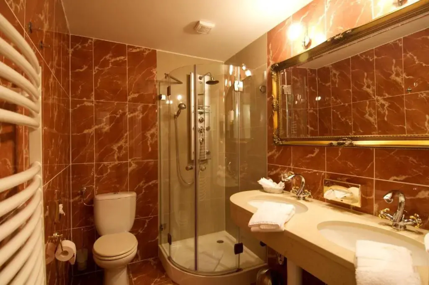 Burghaus & Villa Kronenburg