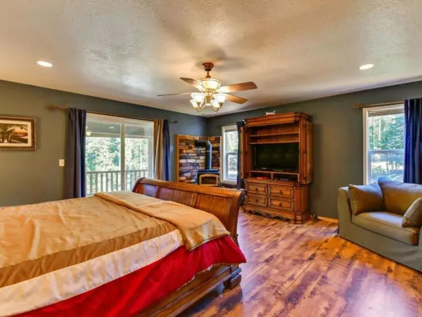 Empty Saddle 6 bedrooms 3 5 baths by RedAwning