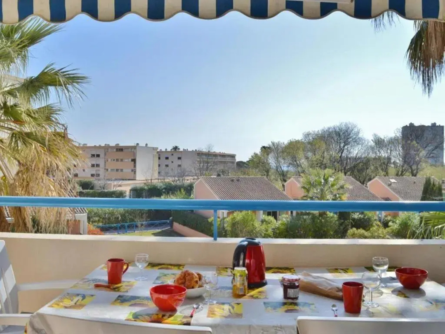 Appartement Le Lavandou, 3 pièces, 6 personnes - FR-1-251-65