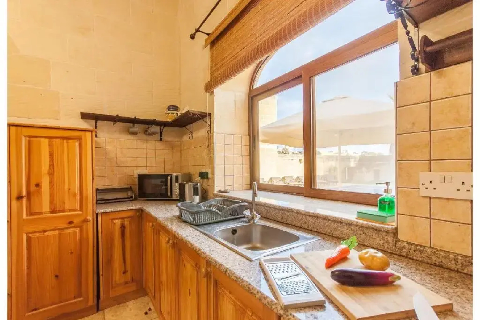 Centre Island Gozitan Farmhouse & Pool