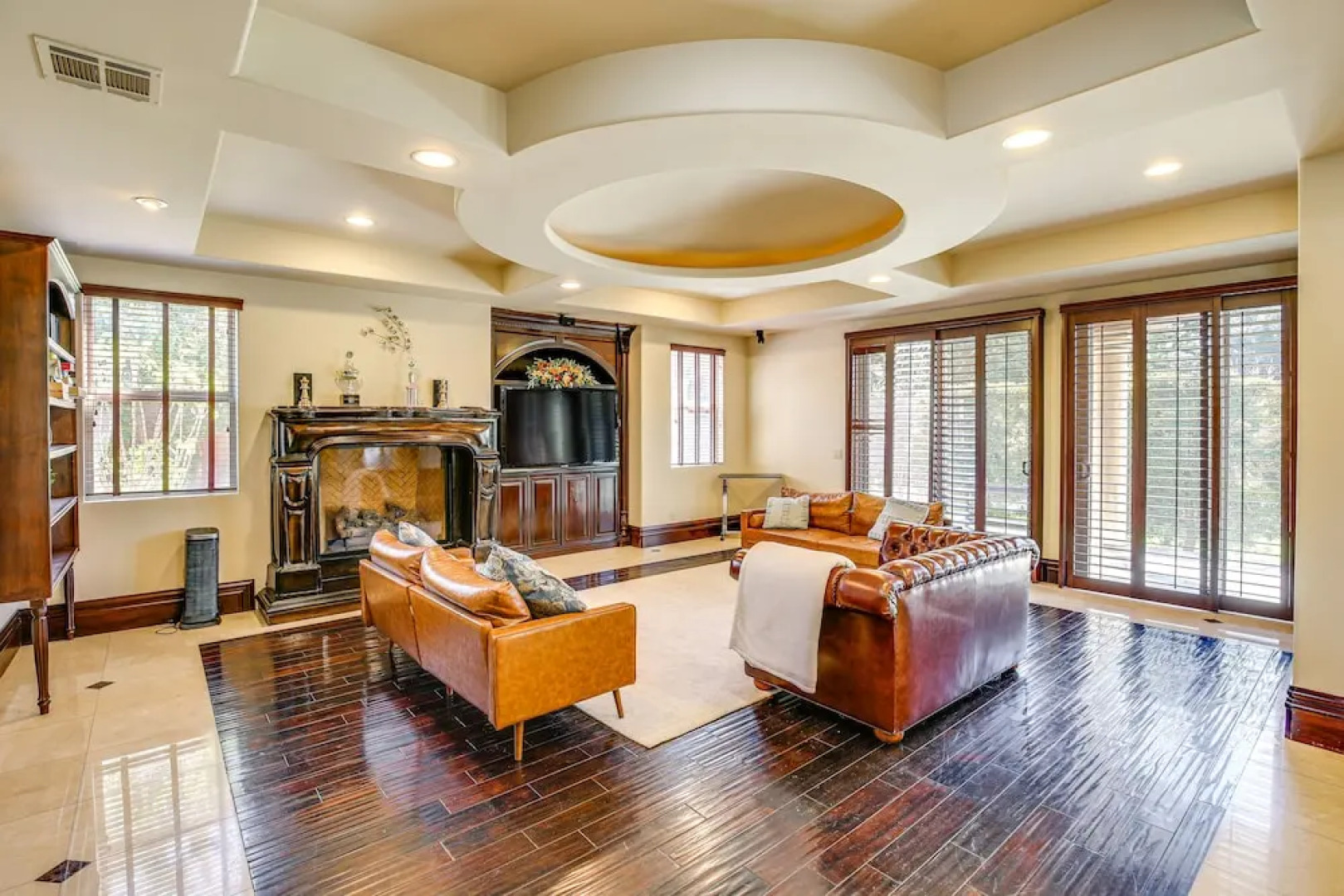 Spacious Fullerton Villa w/ Private Pool & Hot Tub