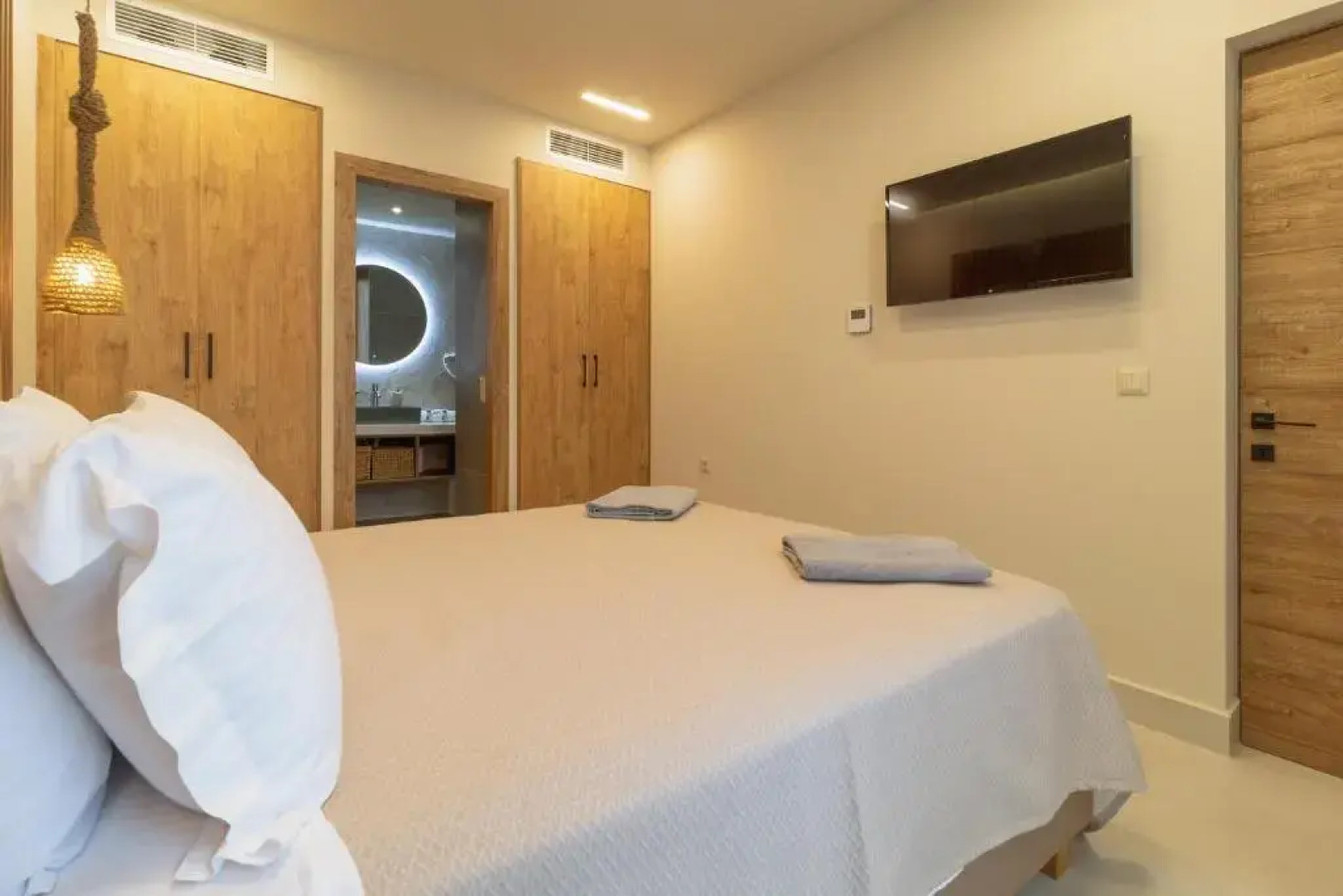 Villa Waterlily by MediterraneanVillas