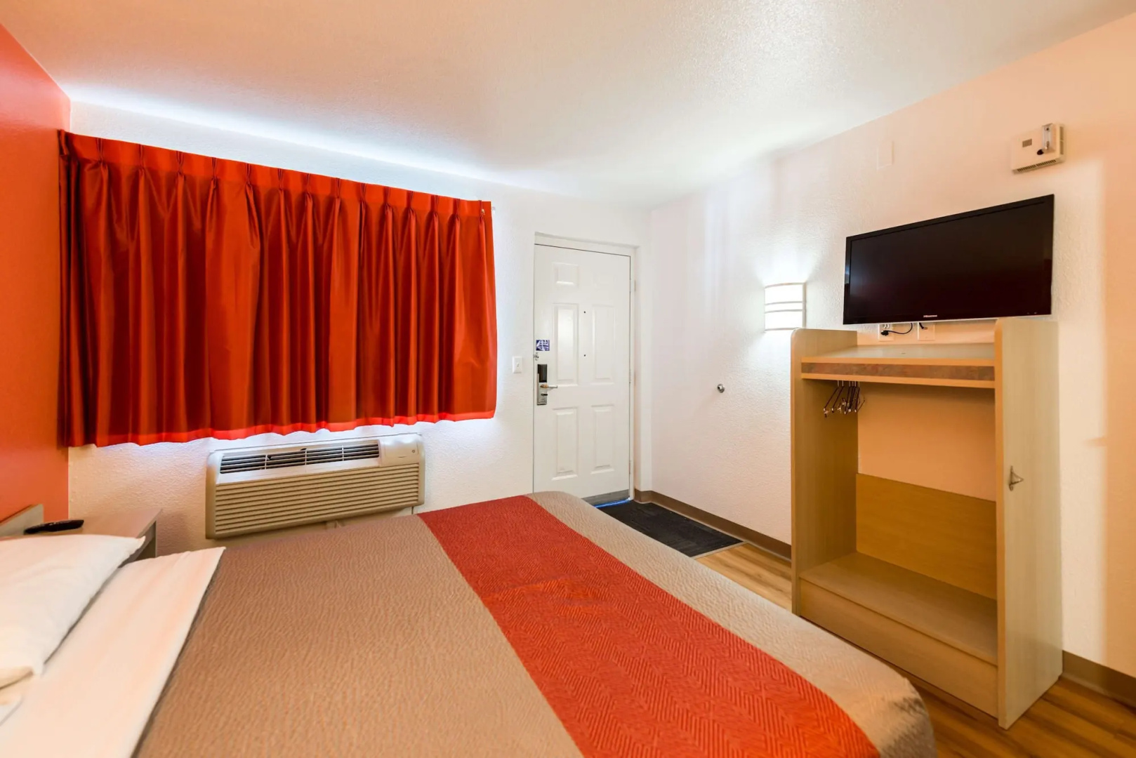 Motel 6 Reno - Virginia Plumb