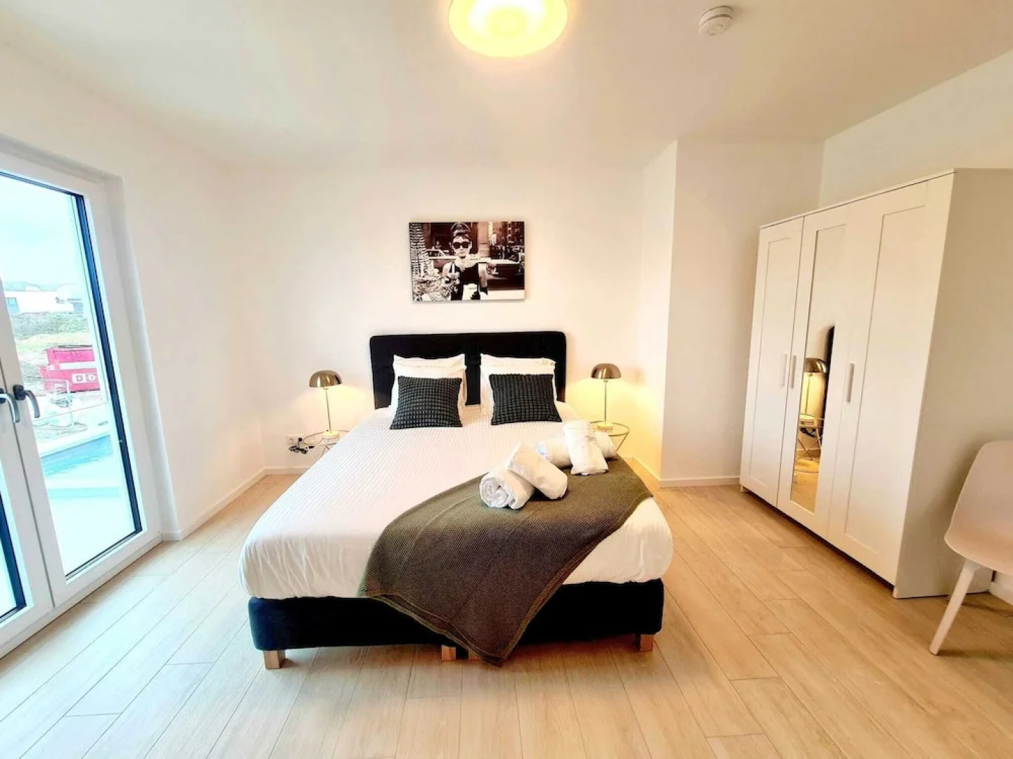 Spacious & Luxurious 5 bedrooms House