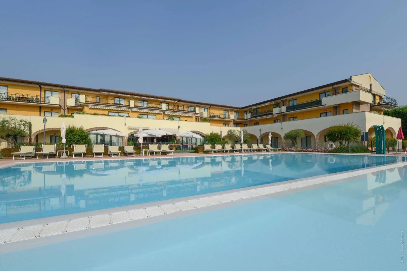 Le Terrazze Sul Lago Residence & Hotel