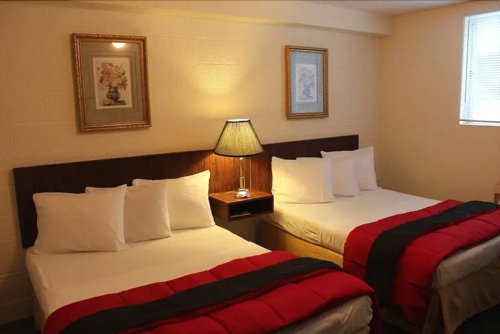 Mazinaw Residence Inn