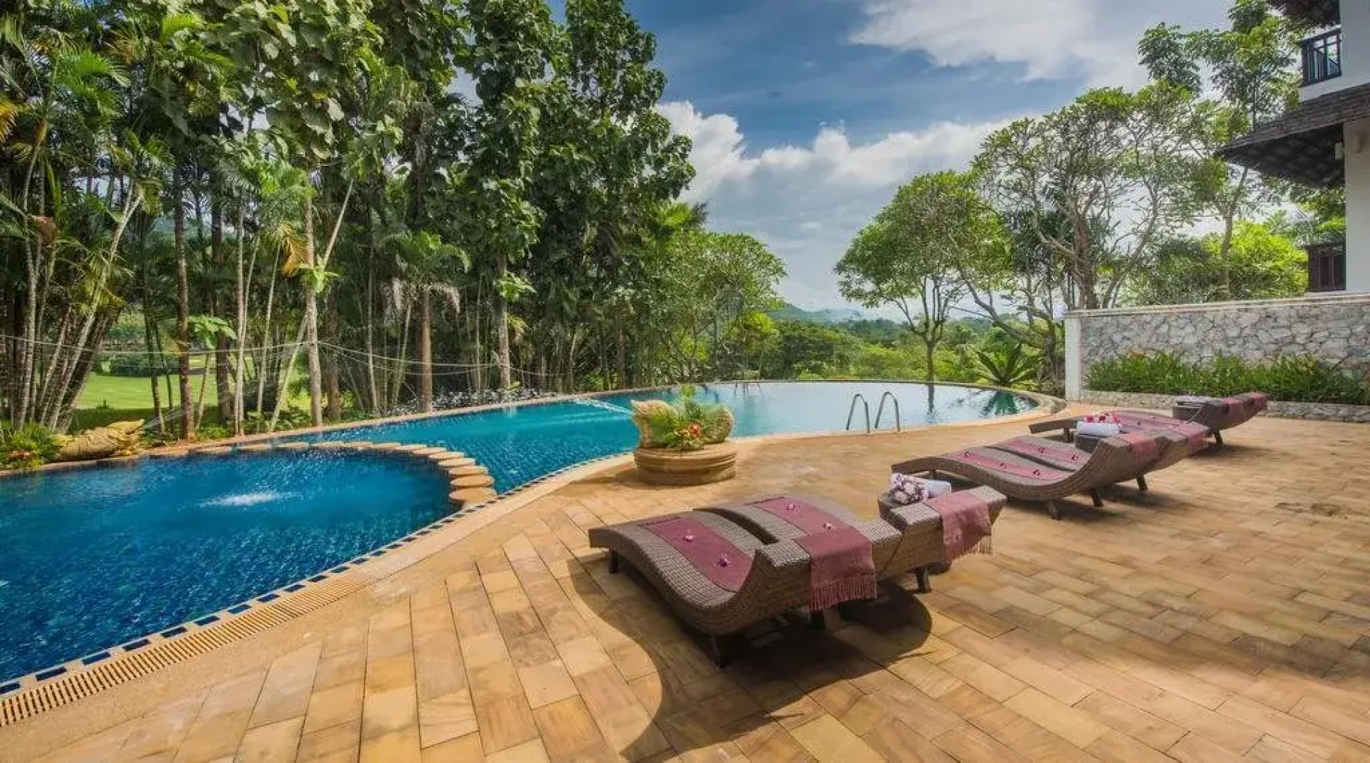 Gassan Khuntan Golf and Resort