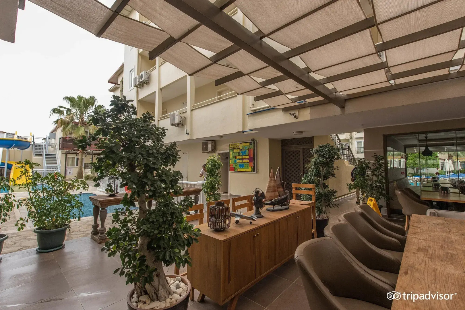 Sun City Apartments & Hotel