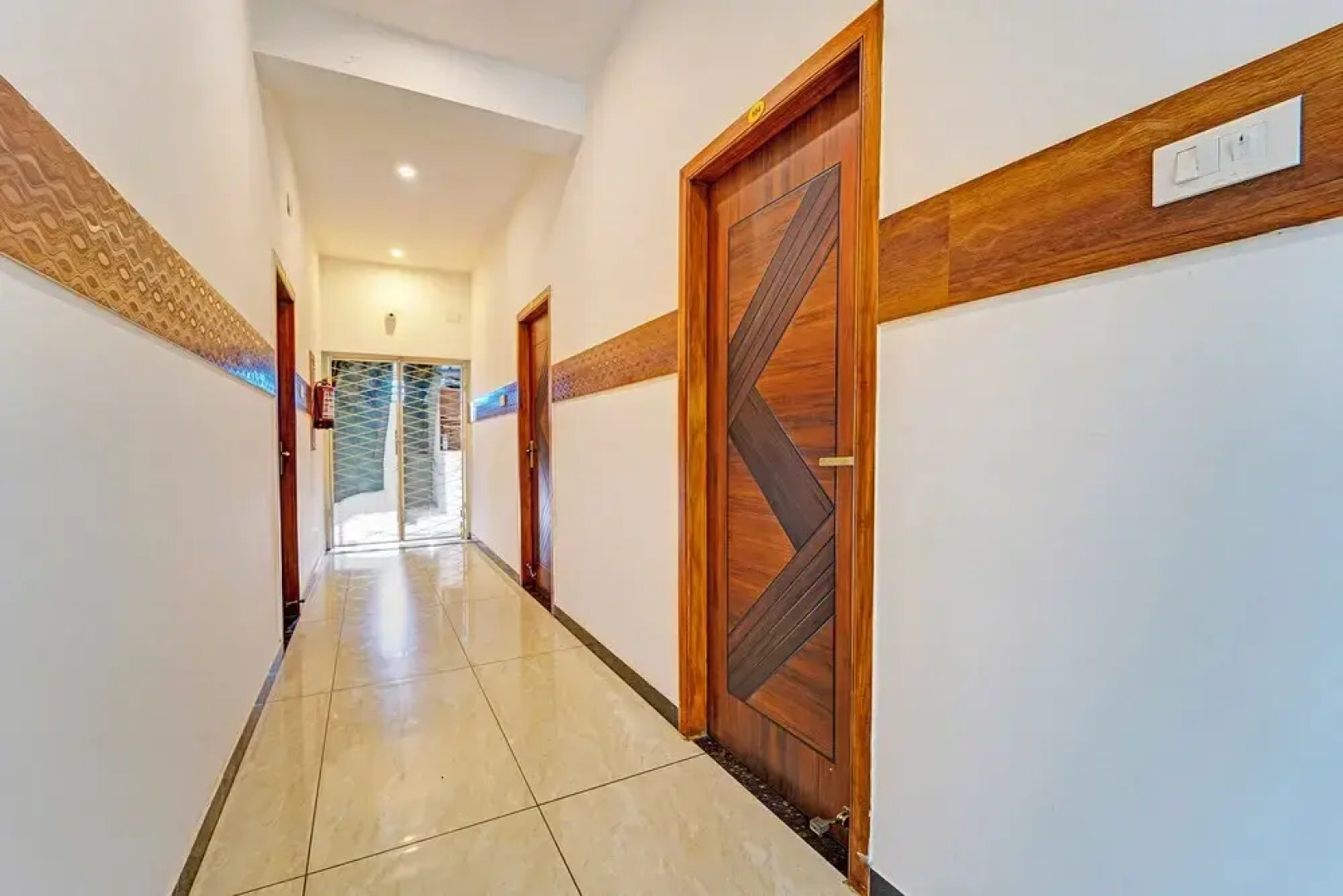 Fabhotel Raja Residency