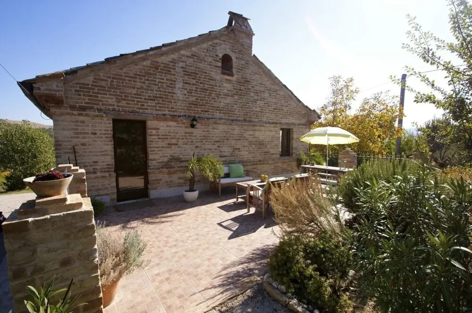 Charming 2-bed Apartment in Petritoli