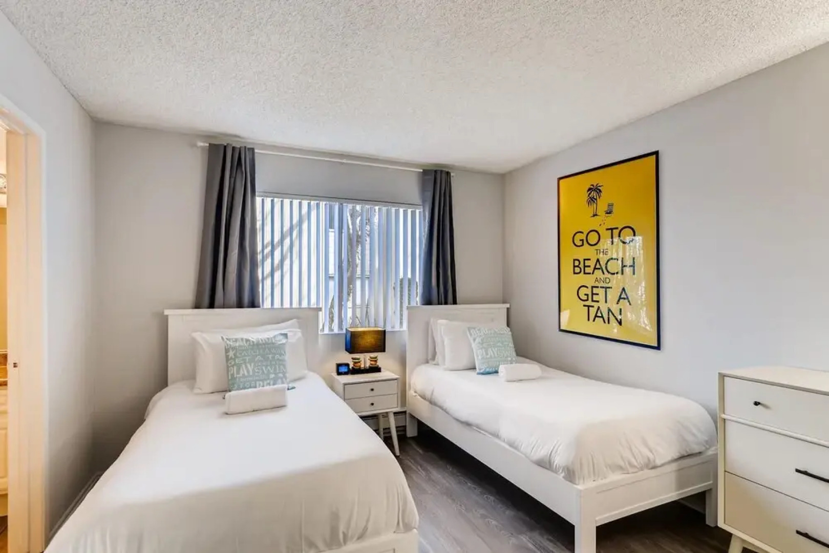 Private Entrance - 2BR Next To Ritz Carlton - Walk Down to Ocean! (MB1)