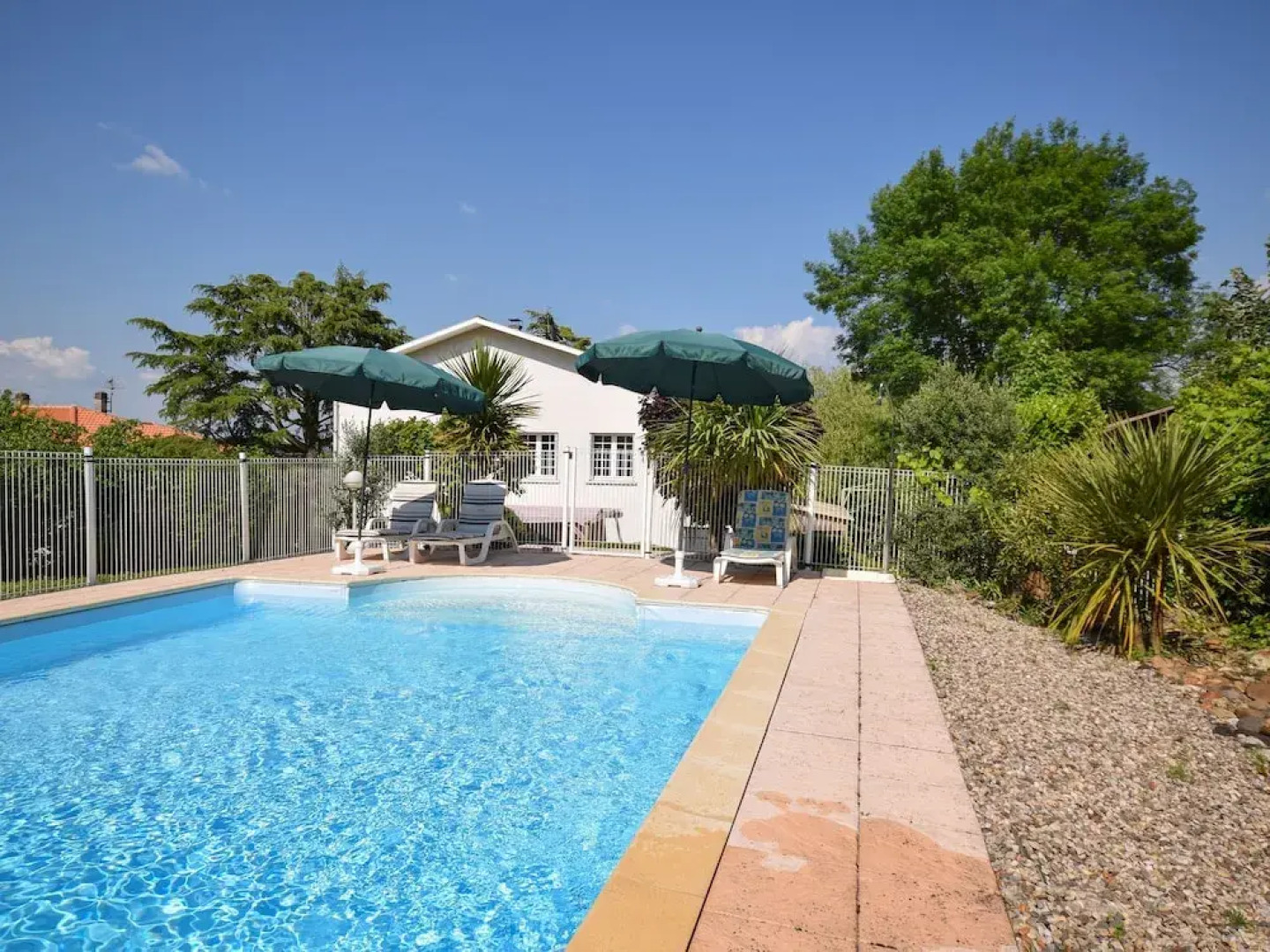 Beautiful Family Villa With Private Pool in Quiet Area of Villeneuve-sur Lot
