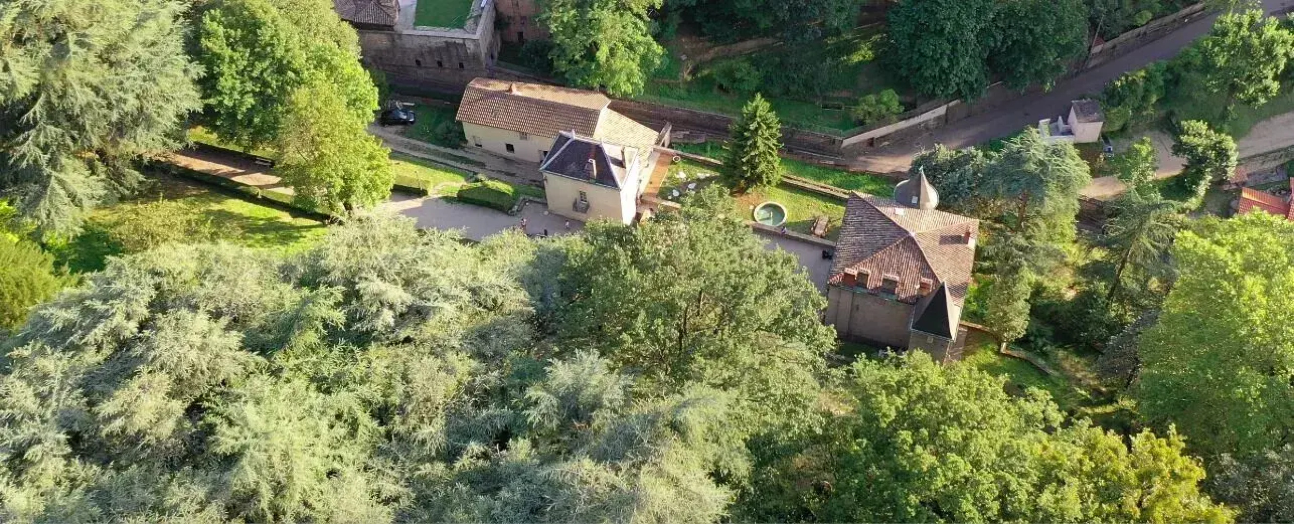 Lyon Country House - Tour de Garde