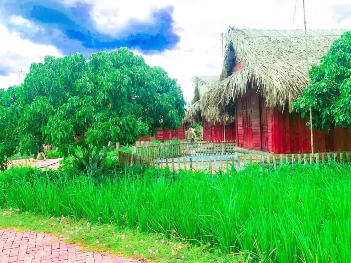 Rooster Mekong Garden & Villas