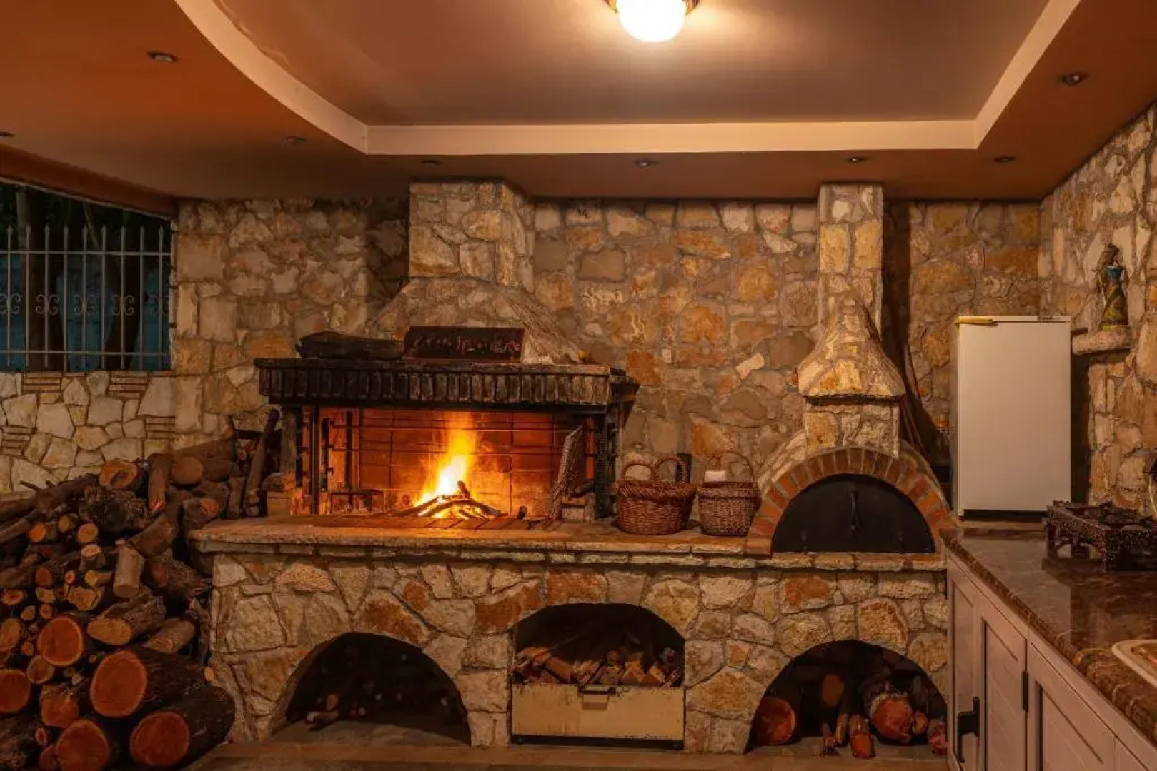 Villa Thea-1 hour and 50 minutes from Athens International Airport