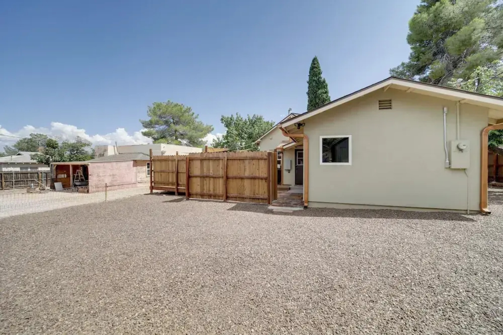 < 1 Mi to Dtwn: Home w/ Deck in Clarkdale!