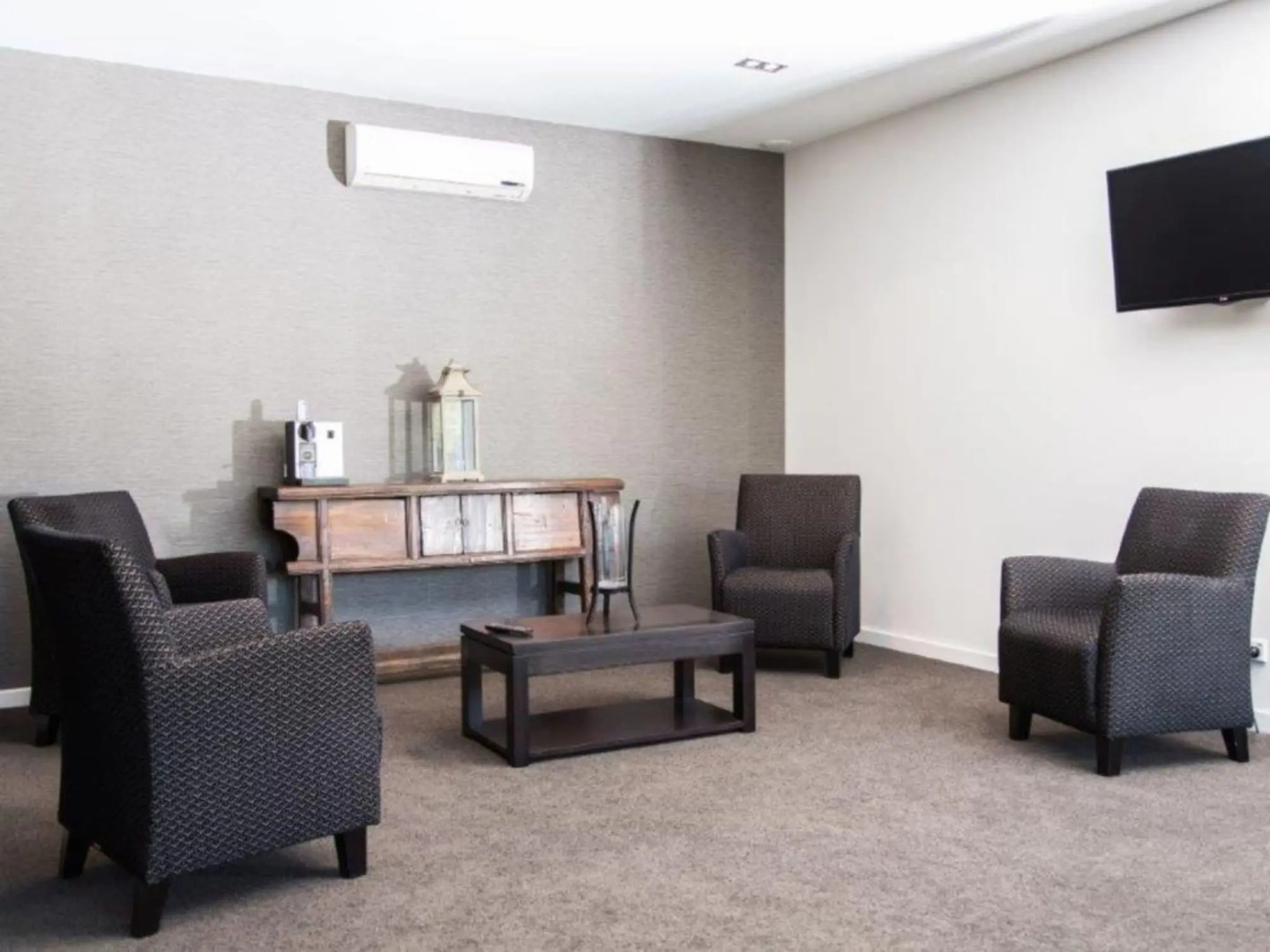 Clear Ridge Apartments