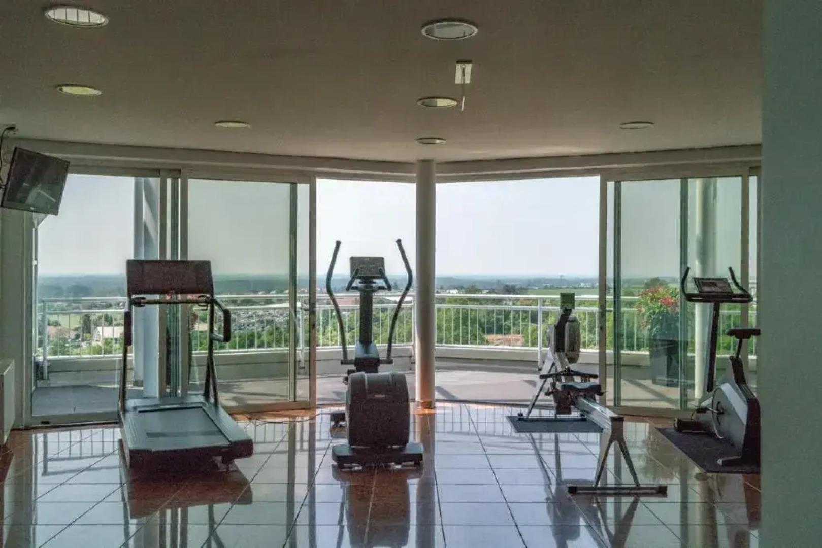 Globana Airport Hotel