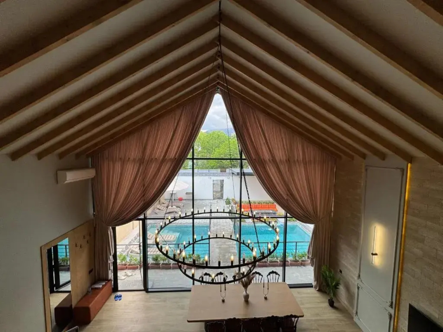 Qafqaz Suite Wood Stack