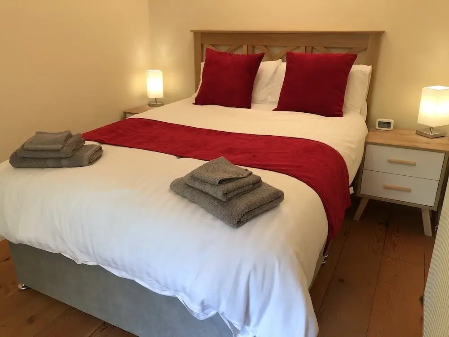 Idyllic Location, Stunning Views, Relax & Refresh in Peace & Comfort