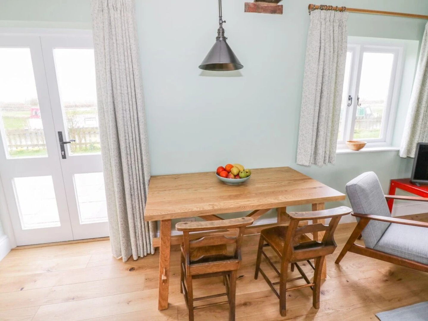 Wigrams Canalside Cottage