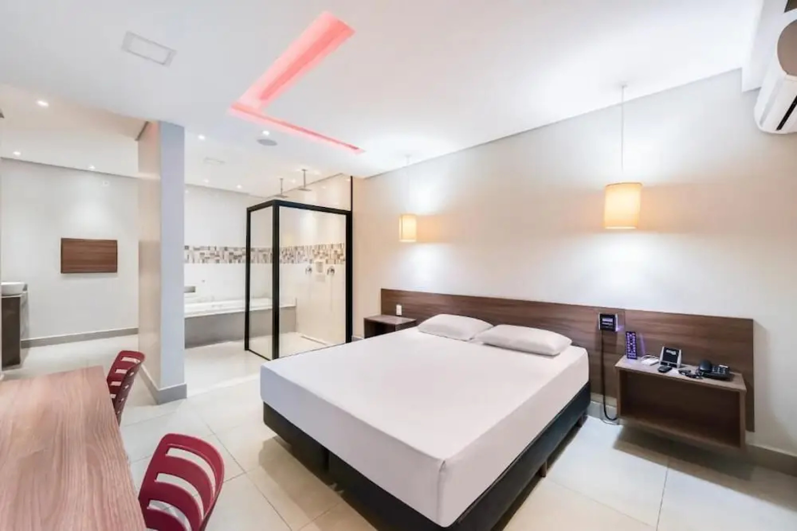 Plaza Motel - Adults Only