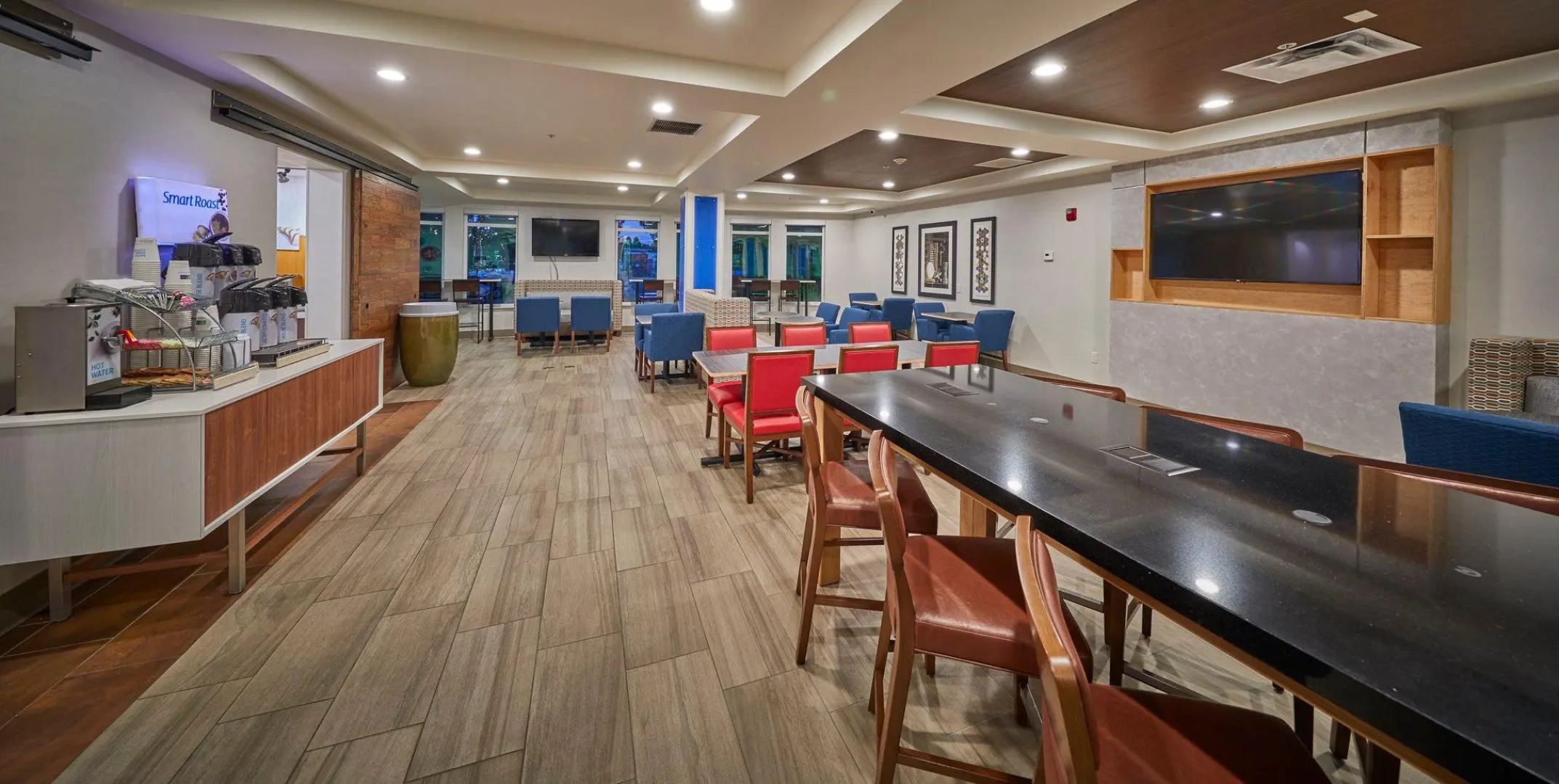 Holiday Inn Express Hotel & Suites Medford-Central Point by IHG