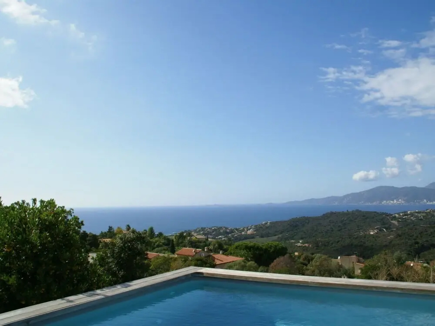 Spacious Villa in Albitreccia with Swimming Pool