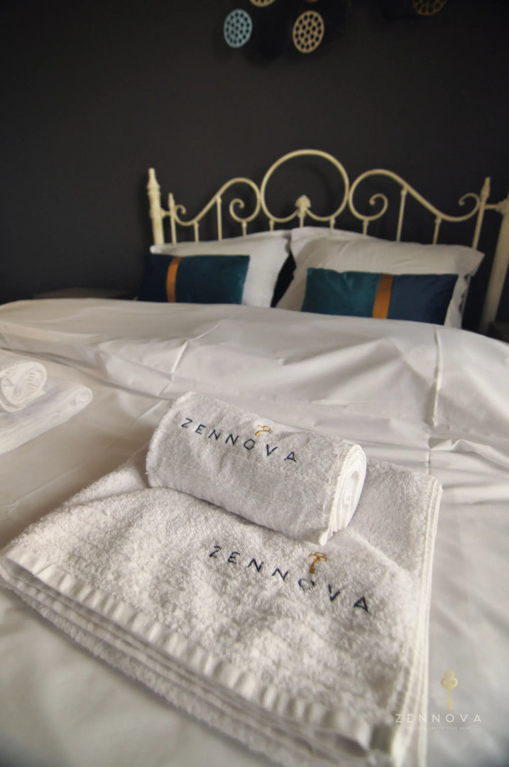 Zennova 80 Kastra Apartment