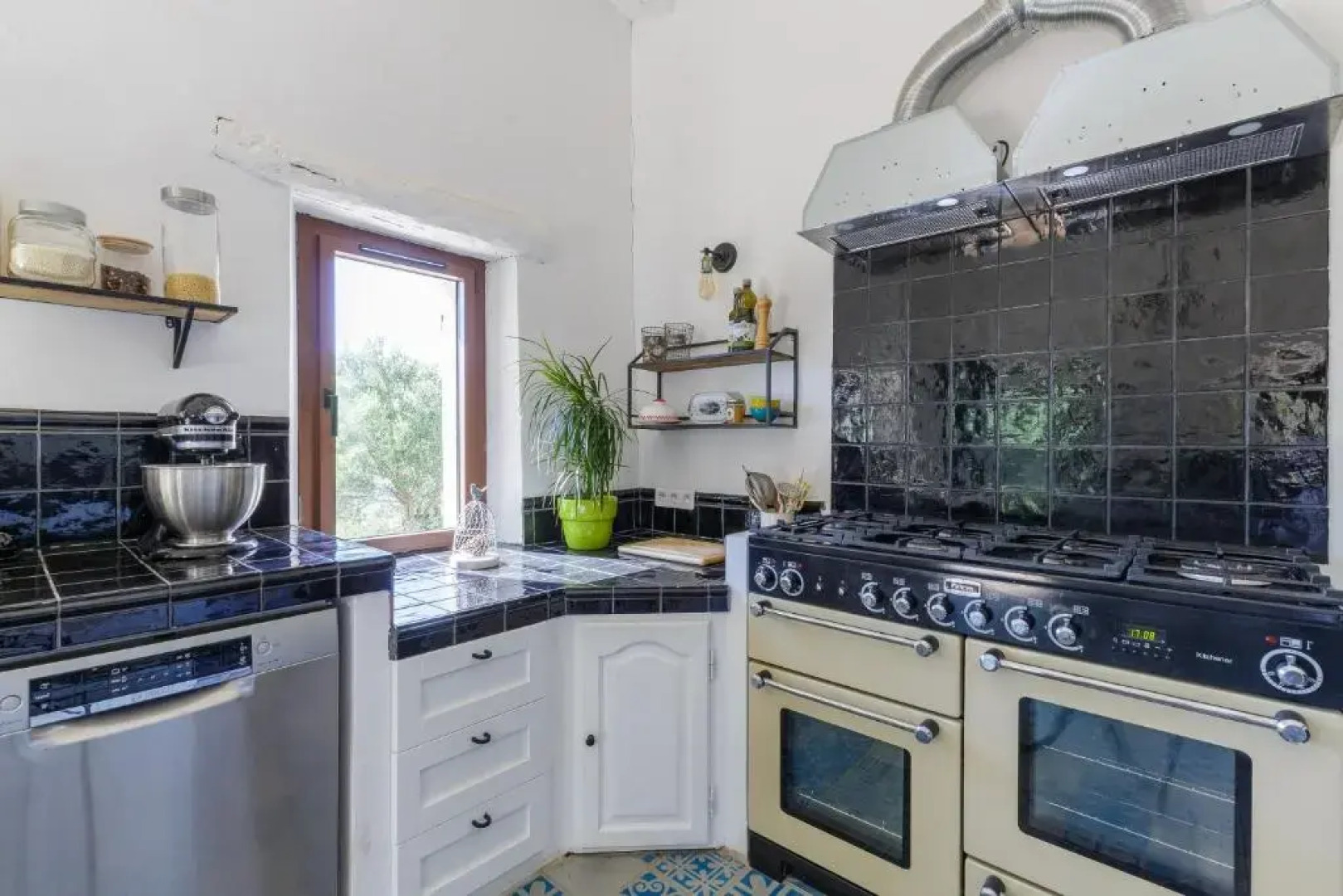 LODGES PARK CASTELLET PROVENCE - Gîtes dans les vignes AOC Bandol à 15 min des plages et du Circuit Paul Ricard F1