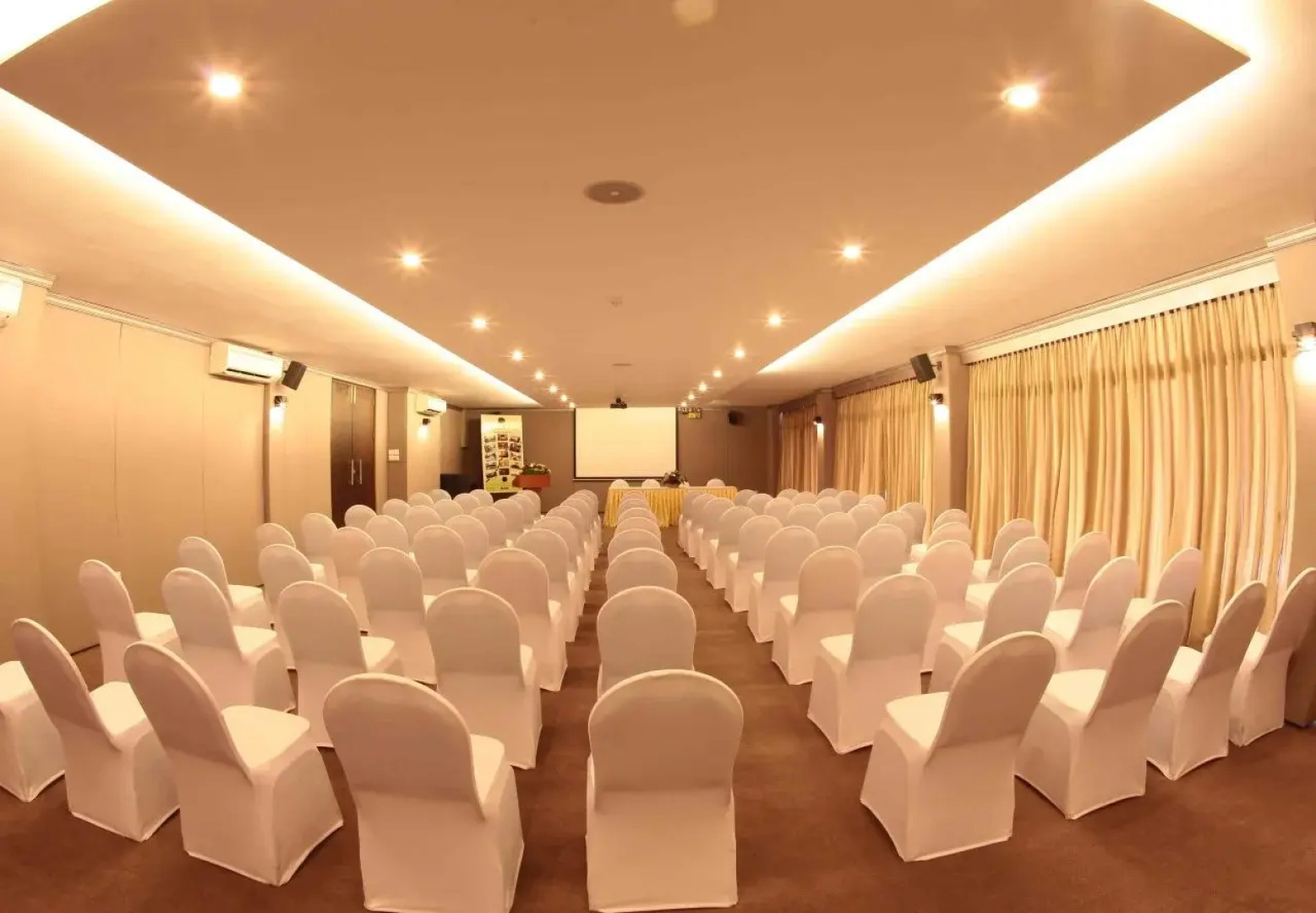 Grand Udawalawe Safari Resort