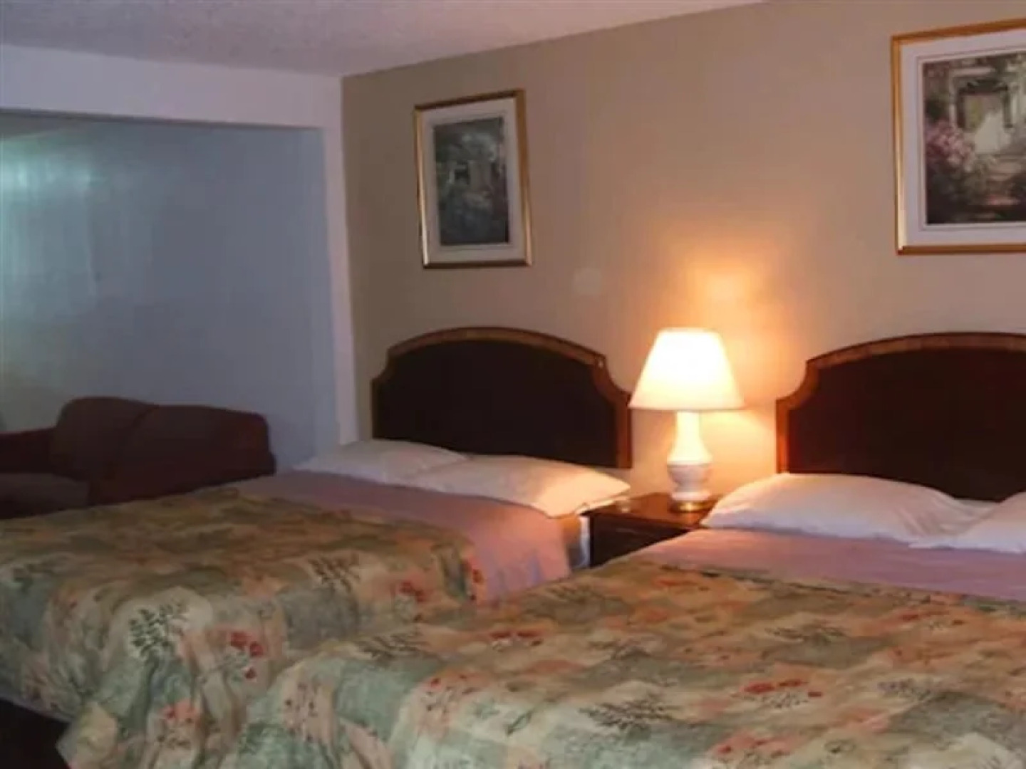 A Victory Inn and Suites - Detroit