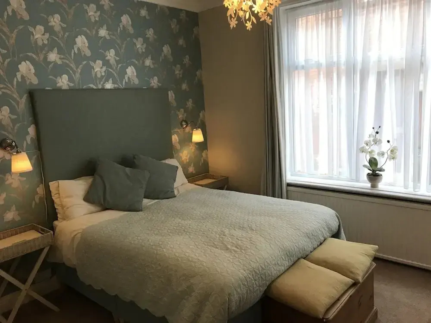 Hollies Guest House