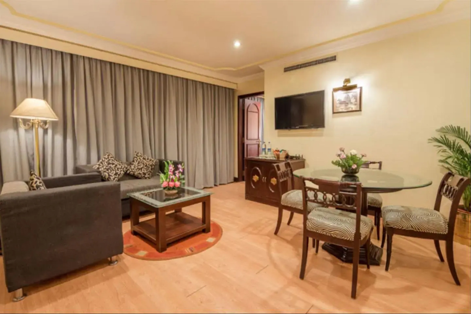 The Crown - IHCL SeleQtions