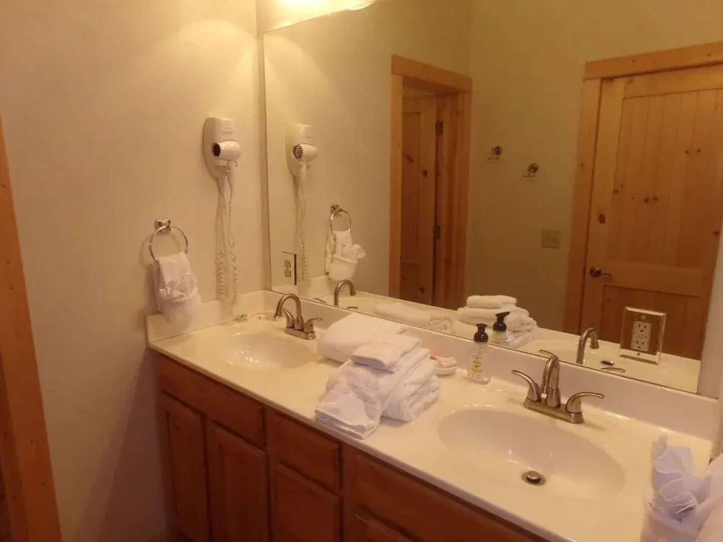 Anemone Townhome 3 Bed 3 Bath