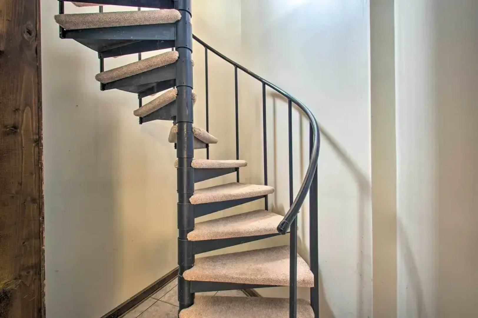 Rustic Getaway With Fireplace - Walk to Slopes!