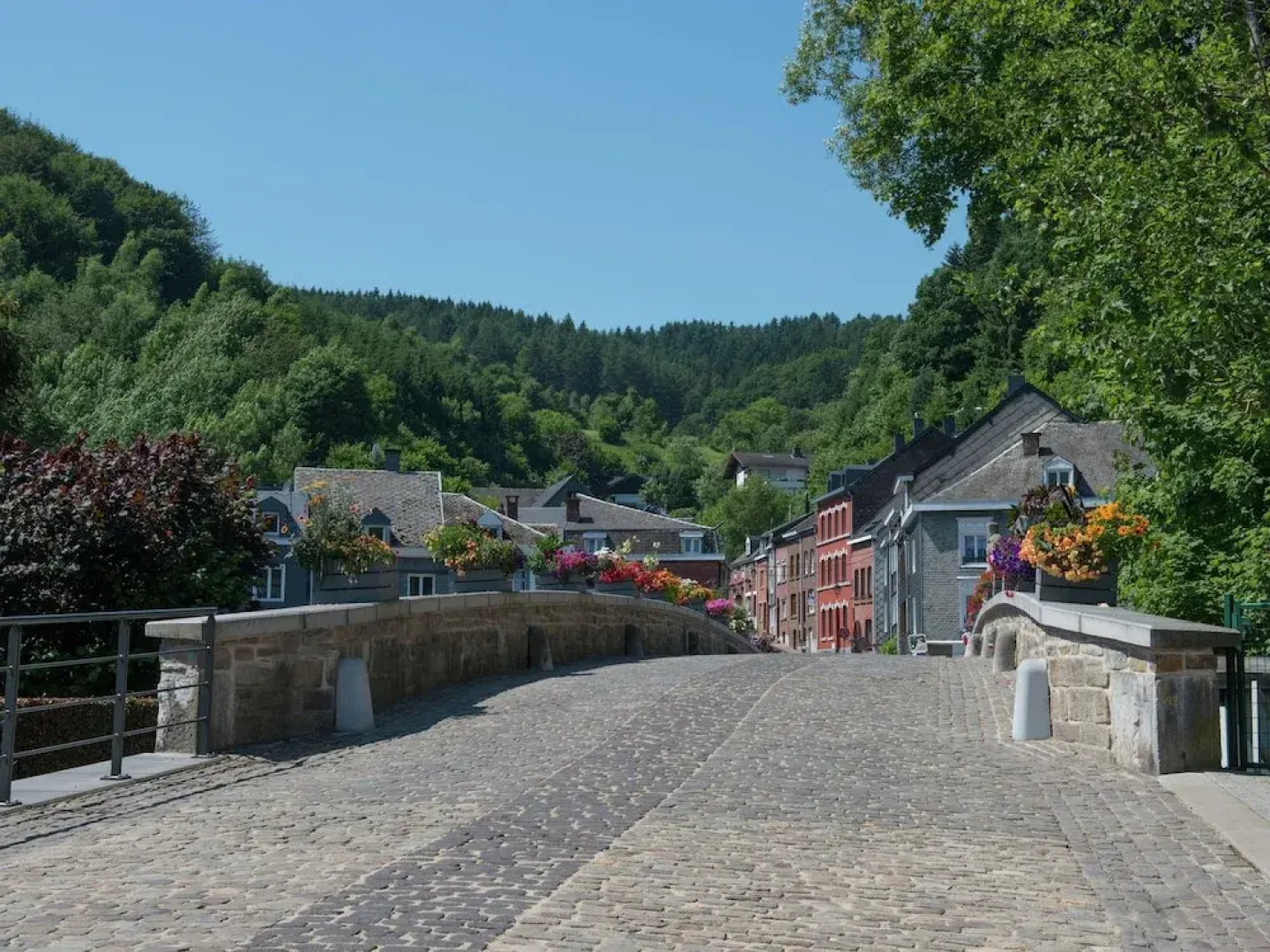 Luxury Apartment in Malmedy with Jacuzzi