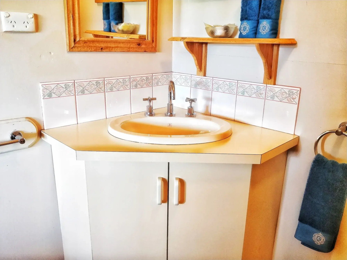 Twelve Apostles Motel & Country Retreat