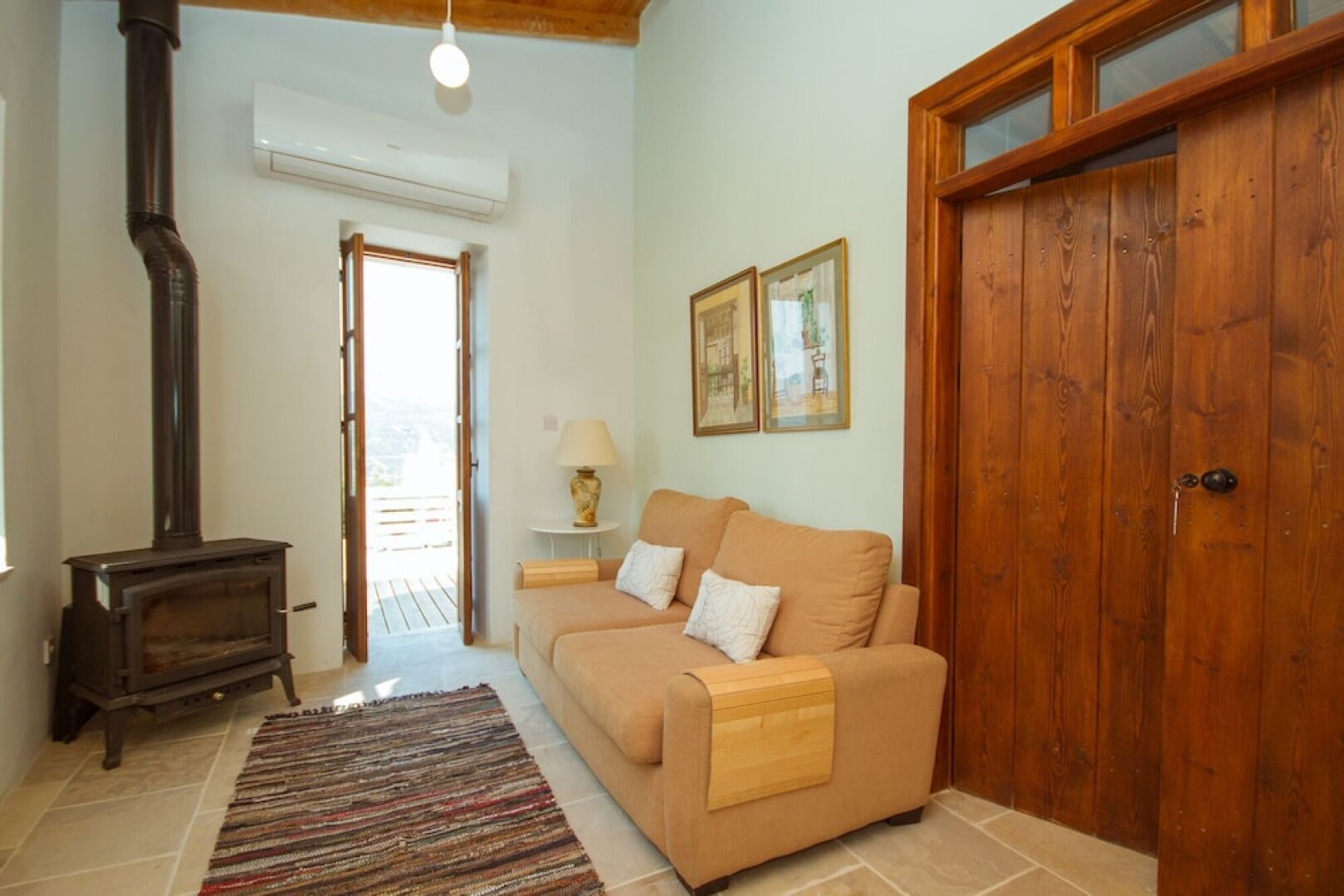 Thyone Uno Bal Cottage