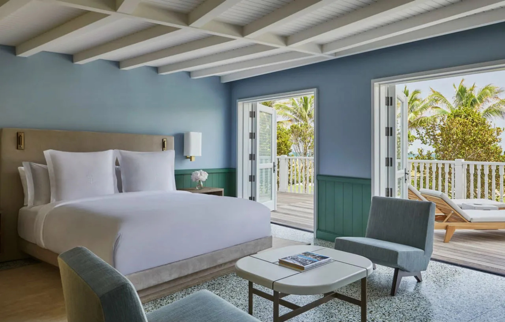 Four Seasons Hotel at The Surf Club