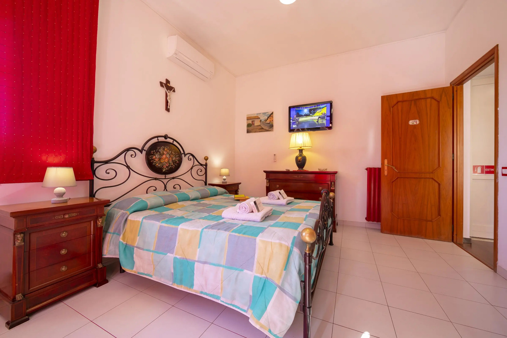 Green House between Etna and the sea