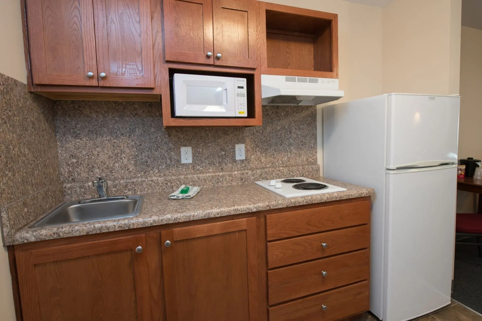 Red Roof Inn & Suites Dickinson