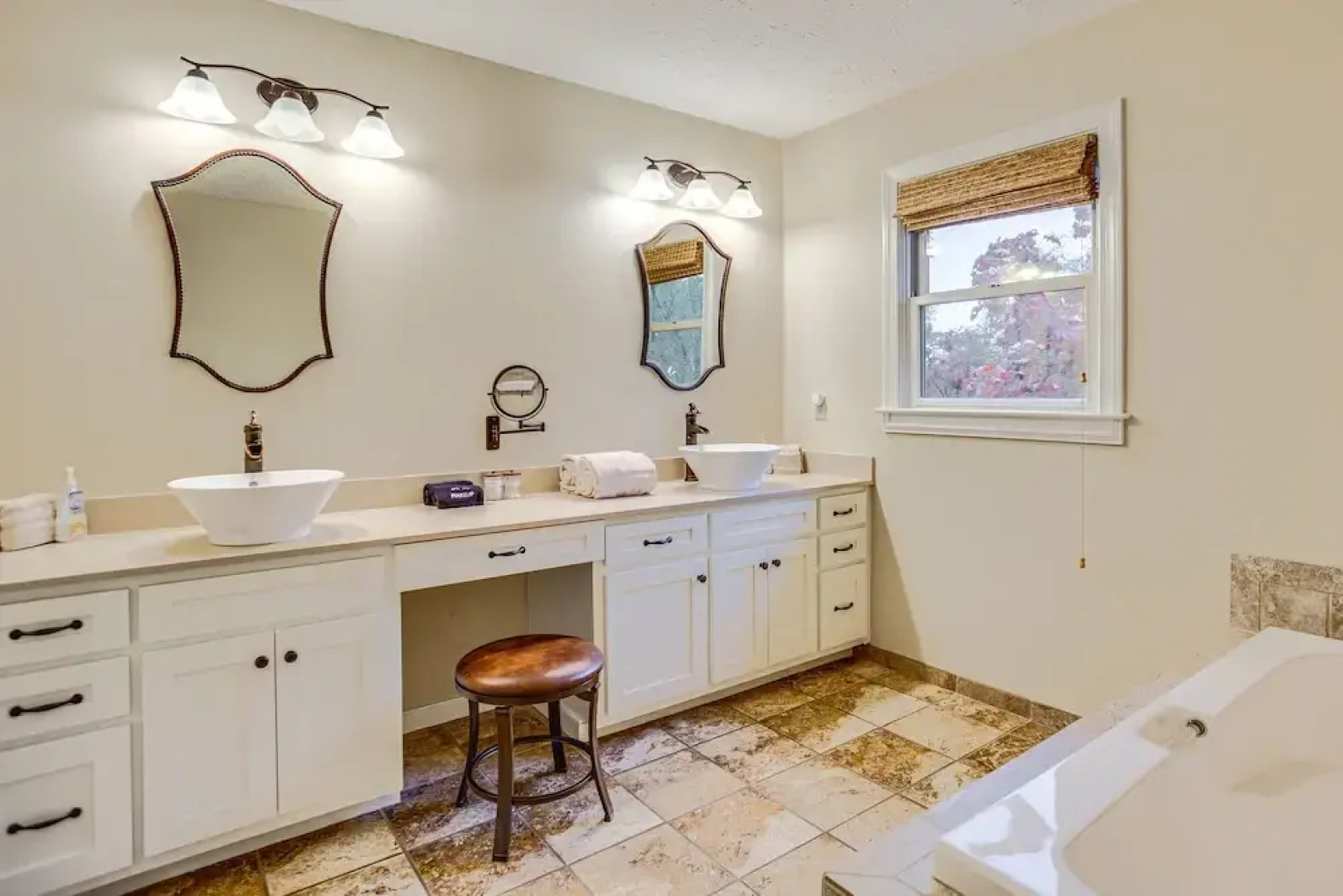 Large Dahlonega Home, Ideal for Family Gatherings!
