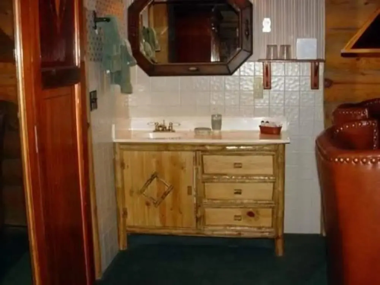 Eagles Nest B&B and Cottage Suites