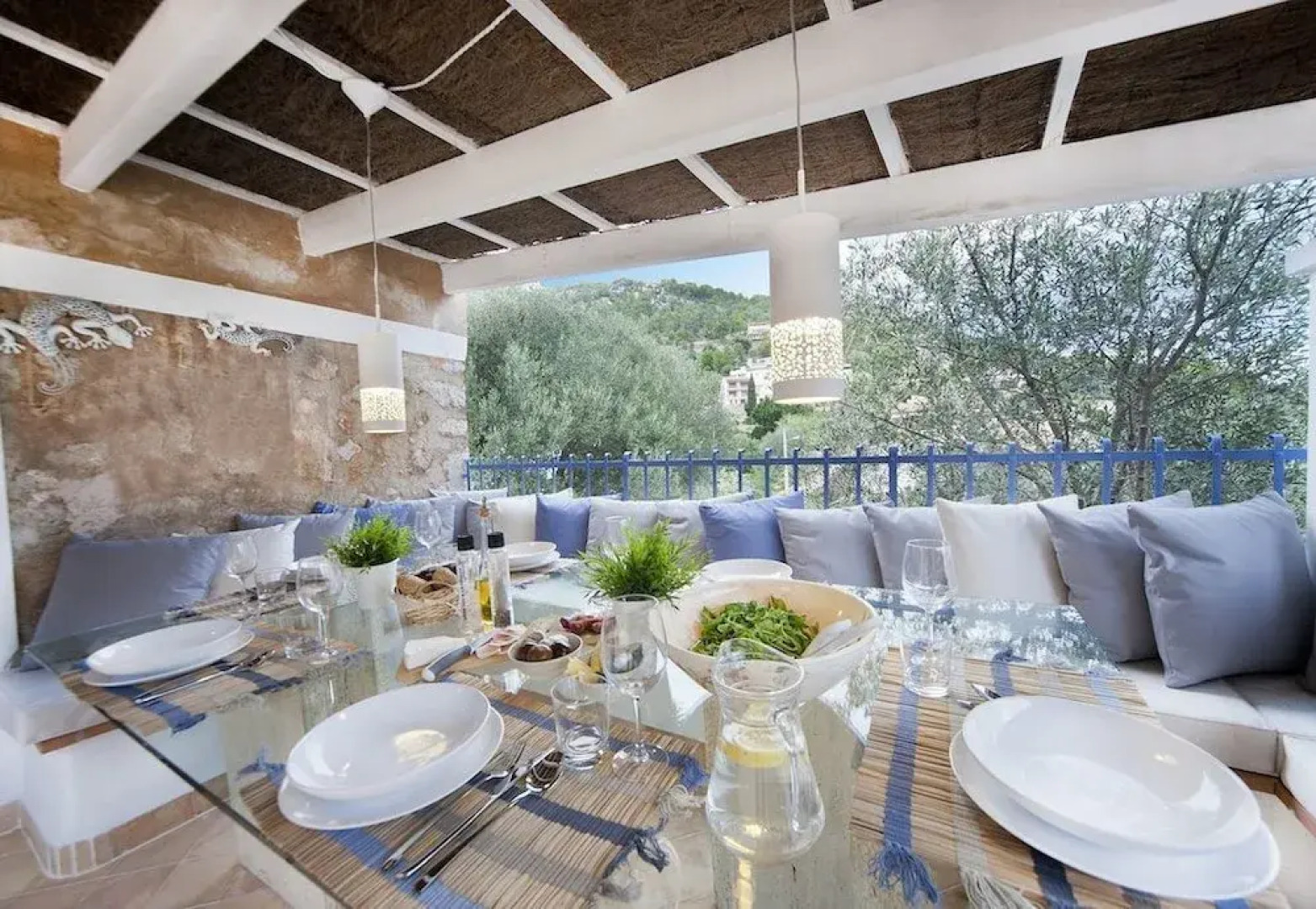 Charming mansion with pool sea view