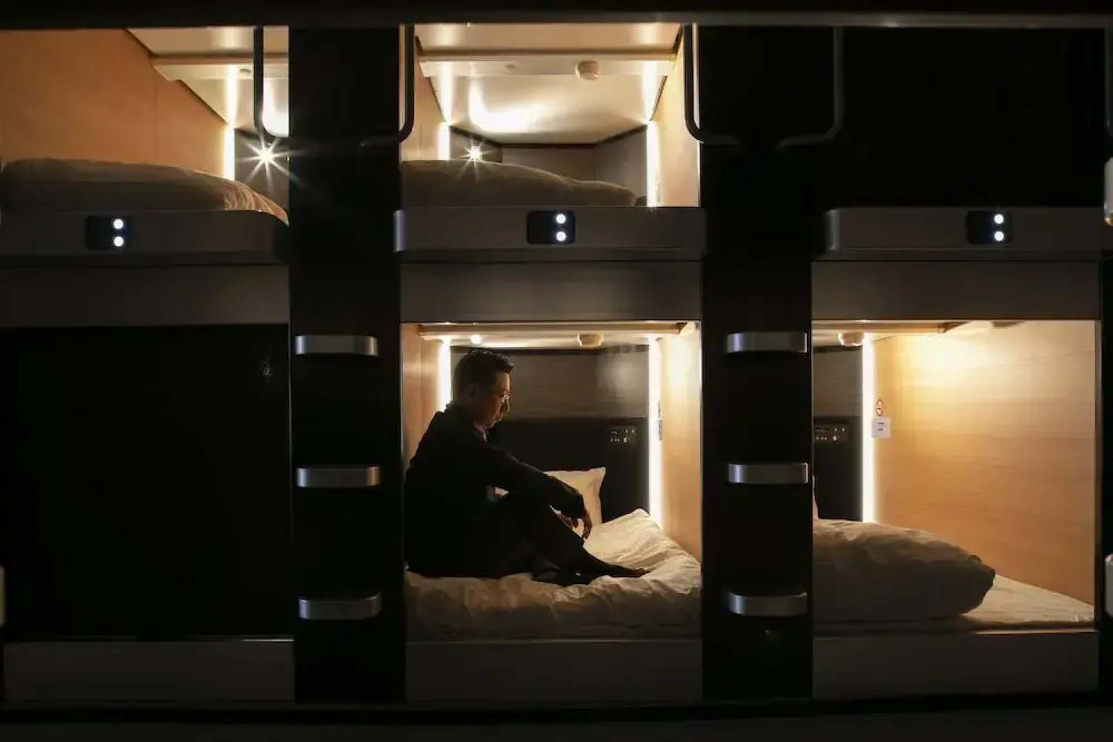 PLAZA EAST CABIN - Caters to men